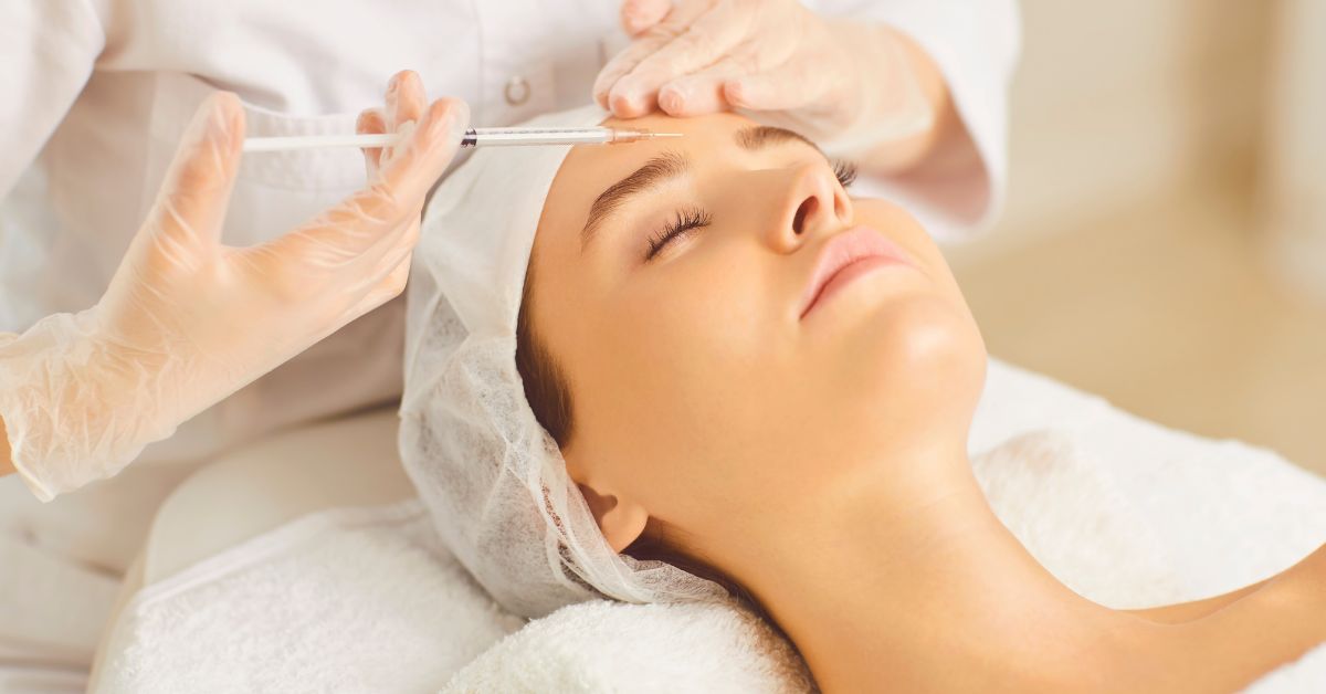 Kvinde får botox behandling